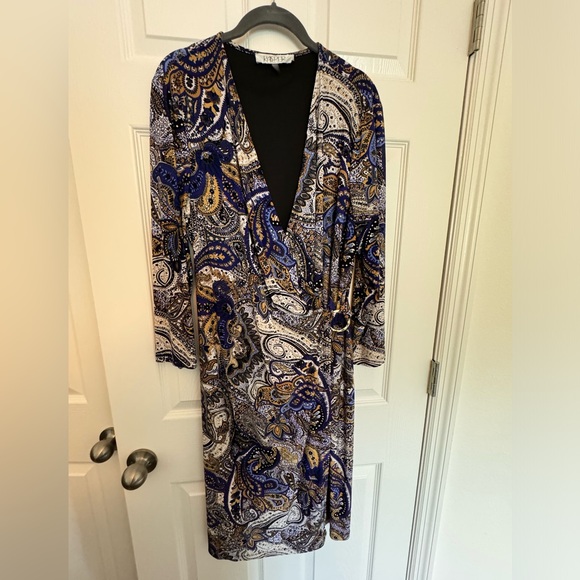 Women's faux wrap dress - Picture 2 of 3
